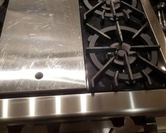 48" Wolf range with griddle