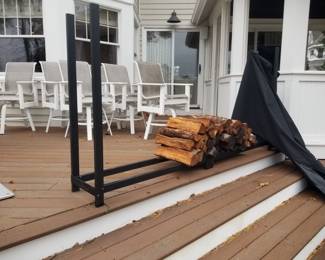 Log holder with cover