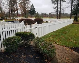 Vinyl picket fence - extensive amount available