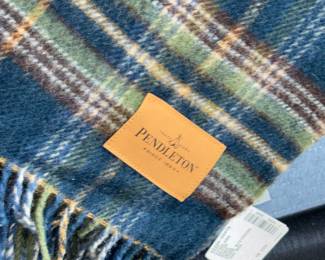 New Pendleton throw tags on