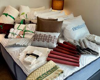 Duvets, comforters, bed pillows 

Nestwell standard pillows

Bedding sizes California King and Queen

Sheets by Boll and Branch, King comforter and sham set by Ink and Ivy

Pendleton blanket new with tags

Avocado fitted Queen coverlet

Serasoft blankets
