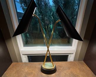 Desk lamp