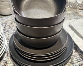 Pottery Barn dish set