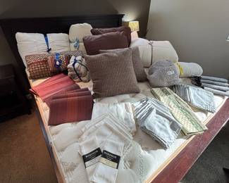 Duvets, comforters, bed pillows 

Nestwell standard pillows

Bedding sizes California King and Queen

Sheets by Boll and Branch, King comforter and sham set by Ink and Ivy

Pendleton blanket new with tags

Avocado fitted Queen coverlet

Serasoft blankets