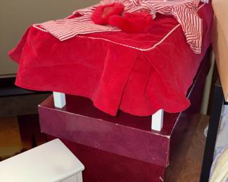 American Girl Molly McIntyre Bed, Nightstand & PJs!
