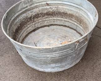 Vintage Galvanized Metal Tub!