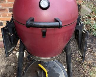 Akorn Char-Griller Grills & Smokes!