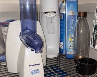 Black And Decker Arctic Twister Ice Cream Machine,
Soda Stream W/2 Cartridges!
