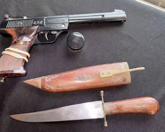 Crosman 454 .177 Cal BB Air Pistol, Fixed Blade Knife Dagger & Sheath!
