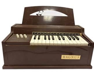 Mangus Electric Chord Organ