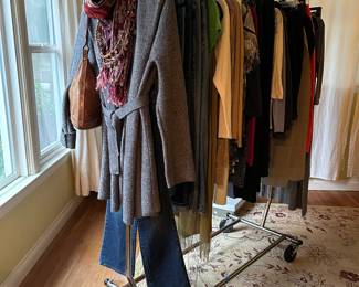 Women’s Clothing and Shoes Size Jeans 26/2. Top Size Small, XS, 4. Shoe Size 6, 6.5