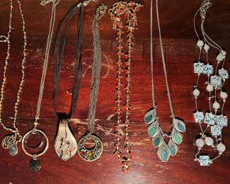 Women’s Costume Jewelry: Necklaces