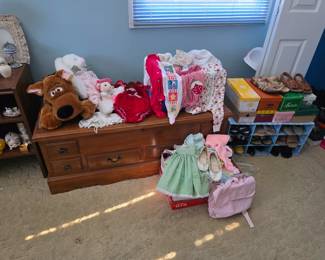 Beautiful cedar chest.