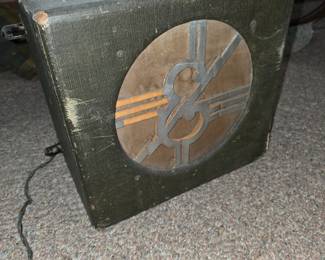 Epiphone Electar guitar amplifier. Powers up and tubes light up.