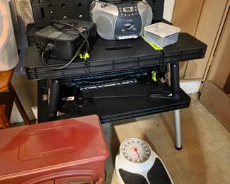 Portable work bench.