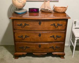 Vintage Louis XV chest of drawers by Pennsylvania House