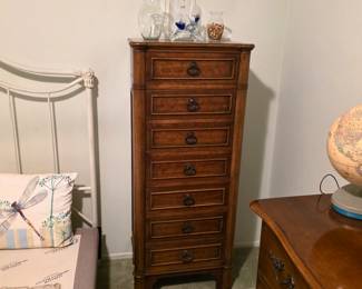 Vintage Heritage lingerie chest