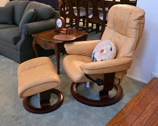 Vintage Ekornes Stressless chair with ottoman
