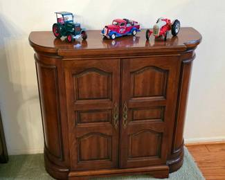 Heritage vintage cabinet