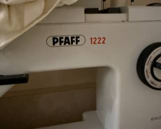 PFAFF 1222 Sewing Machine