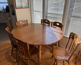 Maple Dinette with 6 chairs