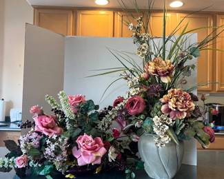 2 Potted Flower Arrangements Extras