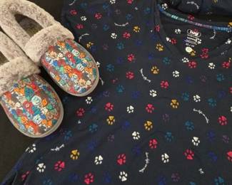 Lug Life Paw Print Outfit And Bobs Pooch Parade Slippers