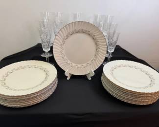 Franciscan 18 Dinner Plates 11 Crystal Champagne Flutes