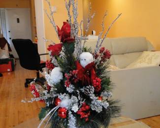 Christmas Tablescape Centerpiece