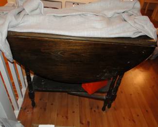 Gateleg Antique table