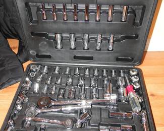 More detailed socket set