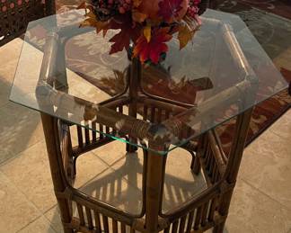 End table w/glass 