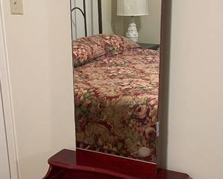 Mind Dresser w/mirror 