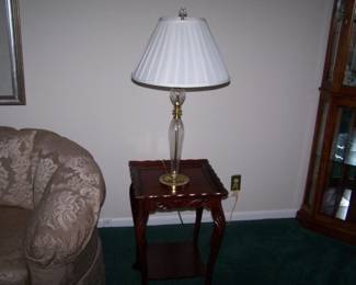 ONE OF A PAIR OF MAHOGANY LAMP TABLES & LAMPS
