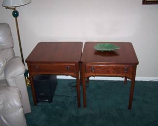 PAIR OF MAHOGANY LAMP TABLES