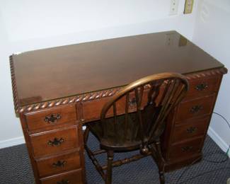 MAHOAGNY KNEE-HOLE DESK & CHAIR