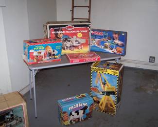MORE TOYS IN THE BOXES