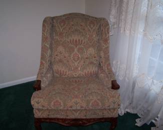 LOOSE-CUSHION EASY CHAIR