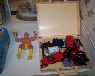 HULK FIGURE & OTHER TOYS