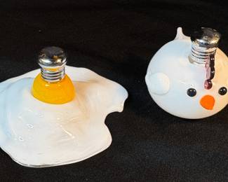 Chicken & Egg Salt & Pepper Shaker Set, Art Glass