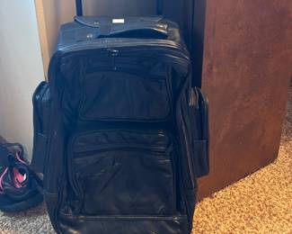 Nice leather rolling case