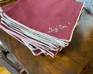 Gig Em! Cocktail napkins