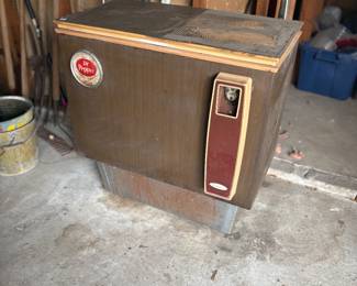 Vintage Dr Pepper Cooler ( not in working condition)