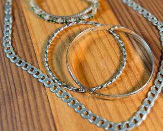 This lot features a wonderful collection of sterling silver jewelry with a total approx. weight of 71.68 grams.