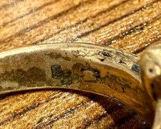 This lot features an incredibly rare bronze ring by designer Kari Sløtte and made by artist, Eivind Hillestad in a size 9. Maker mark present as shown in photos and in very good condition.