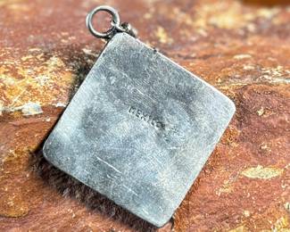 This lot features a stunning pair of sterling silver earrings, made in Mexico with a total approx. weight of 11.03 grams.