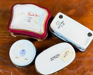 This lot features a collection of eight (8) hand-painted porcelain Limoges trinket boxes from France. All marked underneath as shown in photos.