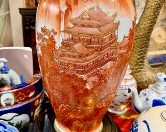 LOVELY KUTANI PORCELAIN VASE.