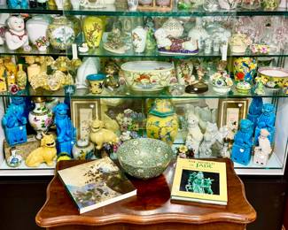 MIX YELLOWS WITH TURQUOISE! SHAUNA THREW IN SOME PORCELAIN FLOWERS, GLASSWARE, BIRDS.