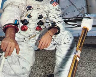 SIGNED NASA ASTRONAUT ALAN L. BEAN.